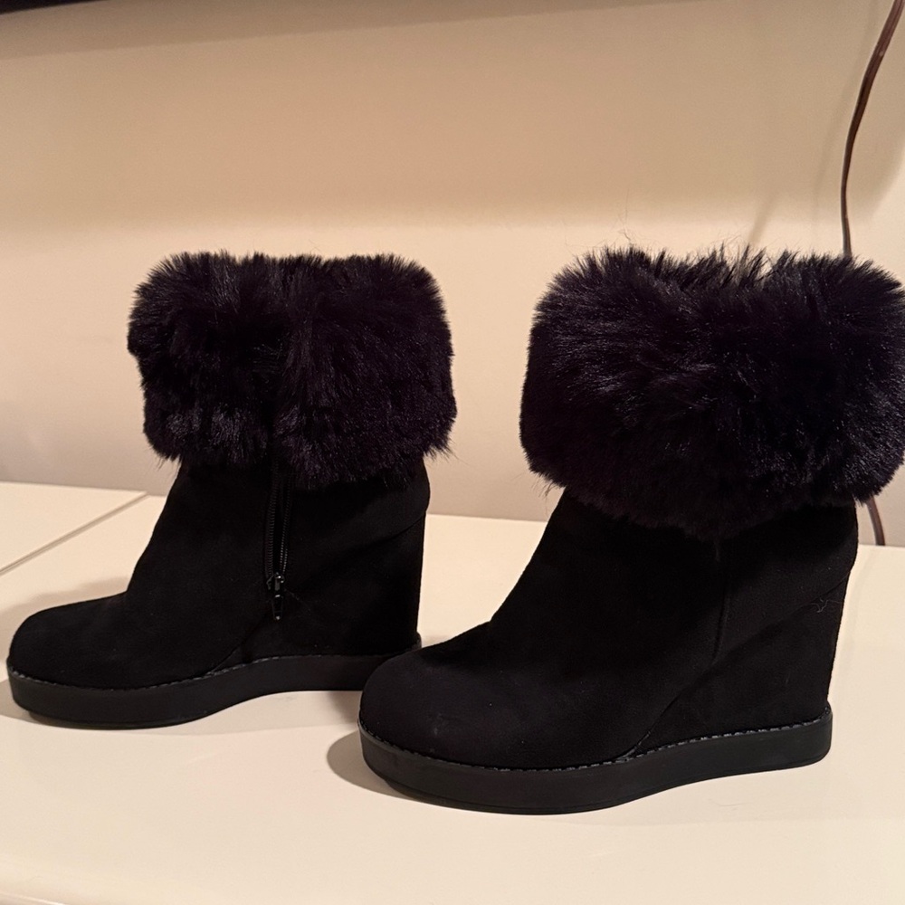 BAMBOO Black Suede with Faux Fur Winter Wedge Boots Zipper on the side